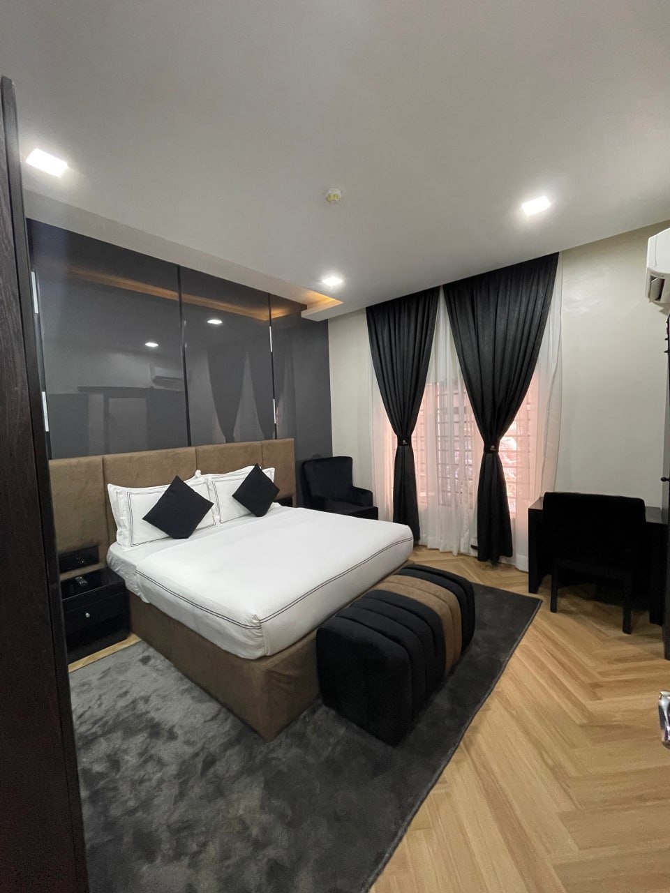 1 Bed Executive Apartment Detail 4